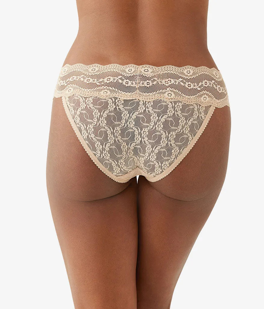 Lace Kiss Bikini: Au Natural